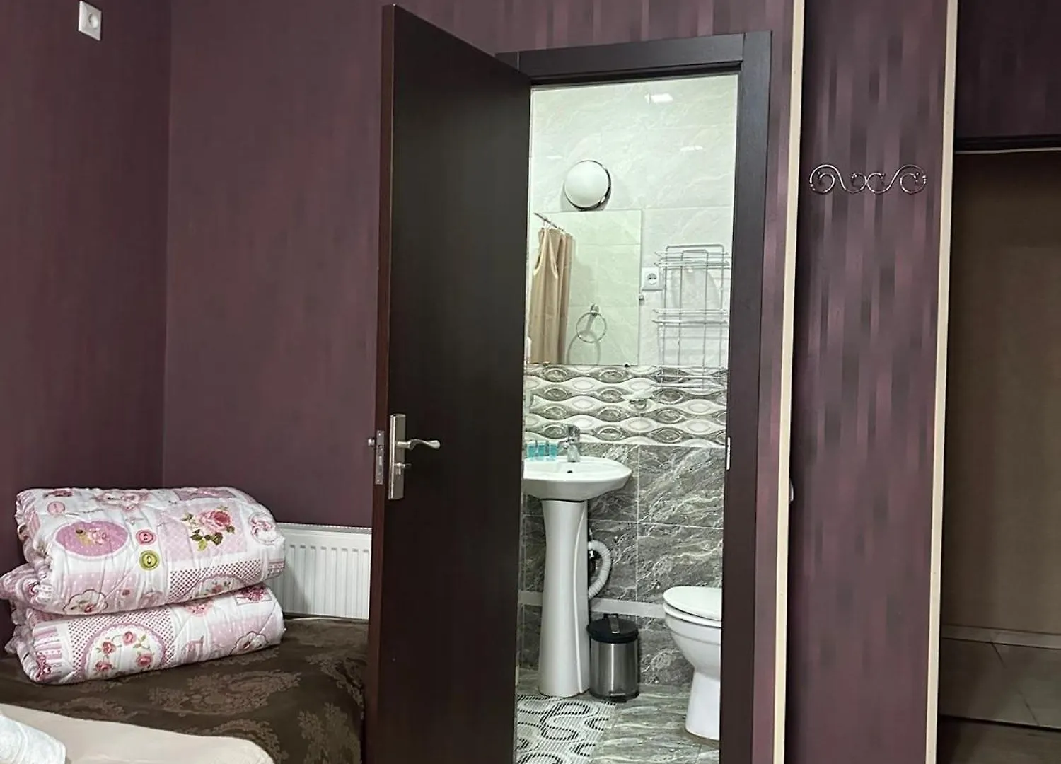 Hotel Nice Home 第比利斯 0*,  格鲁吉亚